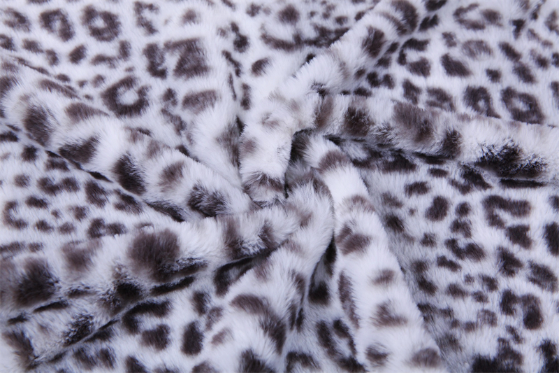 Gray leopard print artificial fur