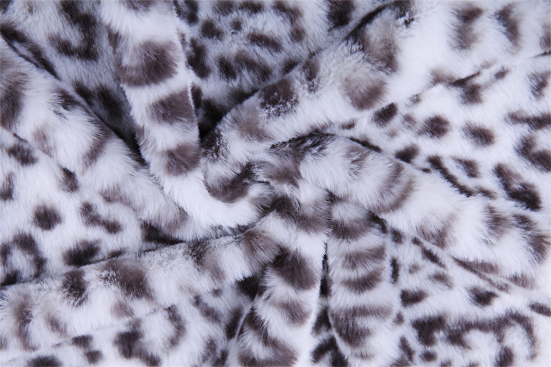 Gray leopard print artificial fur